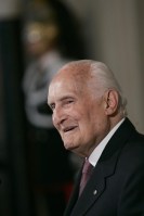 oscar-luigi-scalfaro_290x435